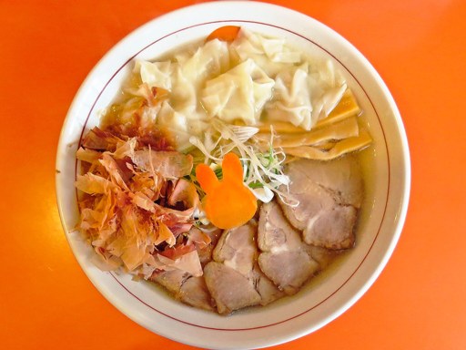 中華そば うさぎ「追い鰹チャーシューワンタン麺(＋チャーシューワンタン)」