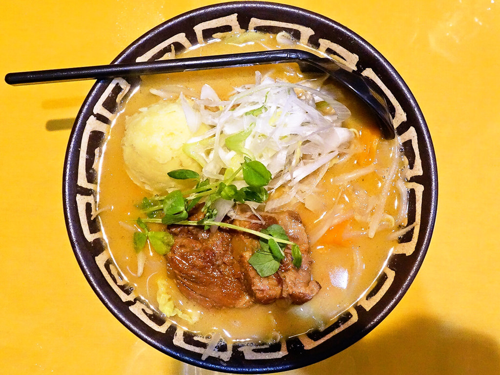 北海道らーめん カムイ